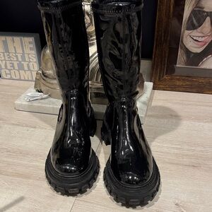 Schutz Black patent leather Women's Boots.